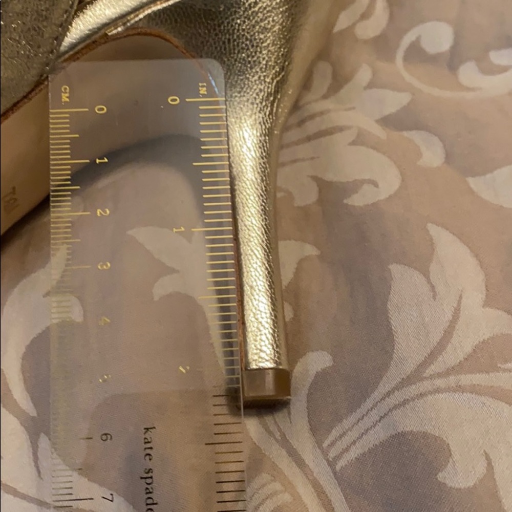 NWTs Michael Kors Gold Soft Leather Heels - Picture 3 of 6
